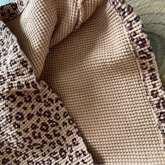 Zara Leopard Print Long Sleeve Waffle Top - Picture 3 of 4